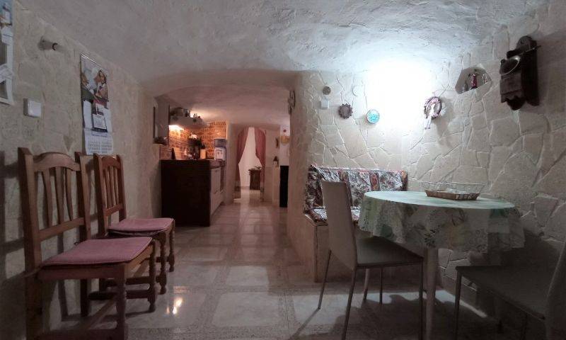 Venta - Casa cueva - Hondon De Las Nieves