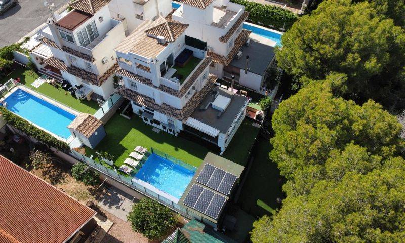 Re-sale - Villa - Villamartin
