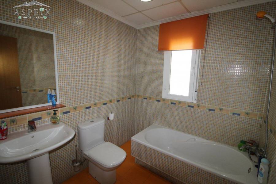 Re-sale - Villa - Elche