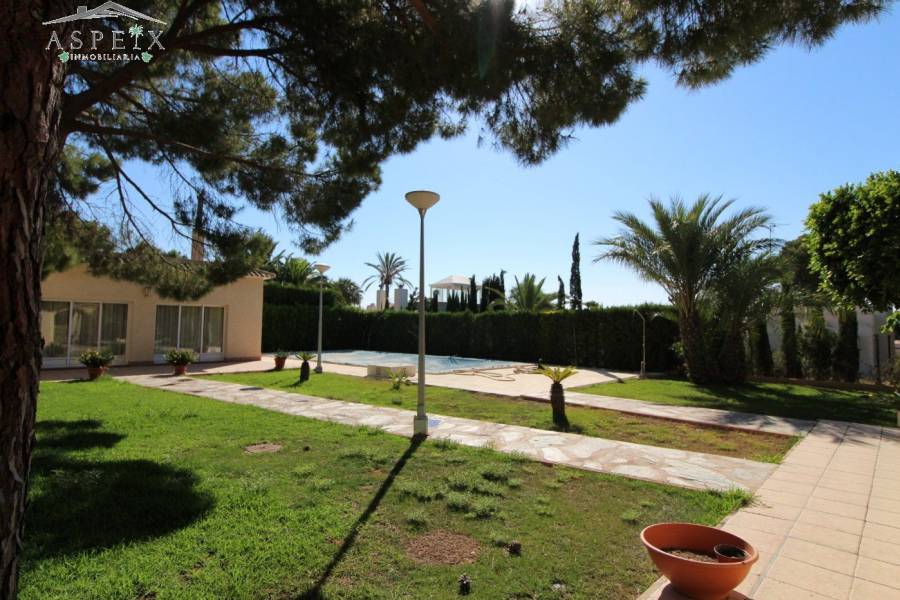 Re-sale - Country house - Elche