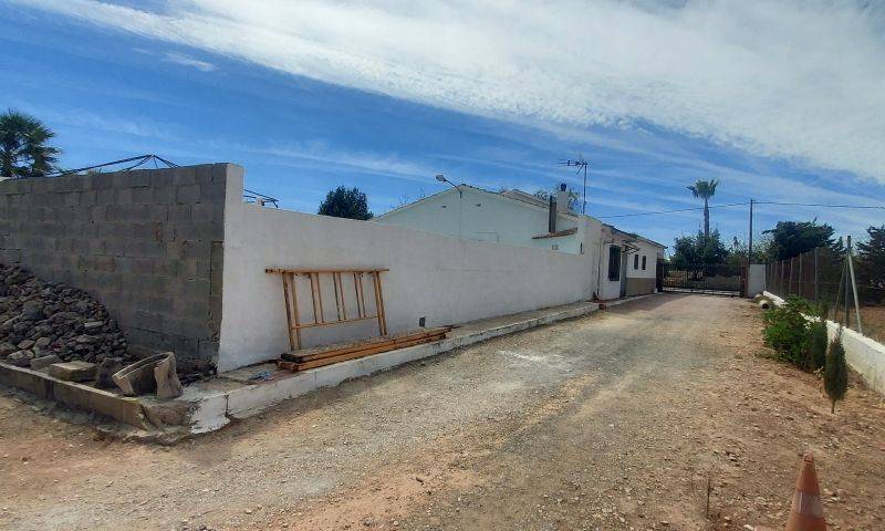 Re-sale - Country house - Hondon De Las Nieves