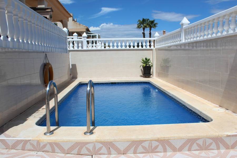 Re-sale - Villa - Villamartin