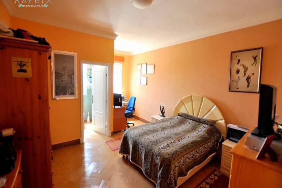 Re-sale - Country house - Pinoso