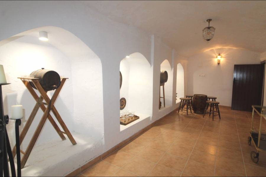 Re-sale - Cave house - Hondon De Las Nieves