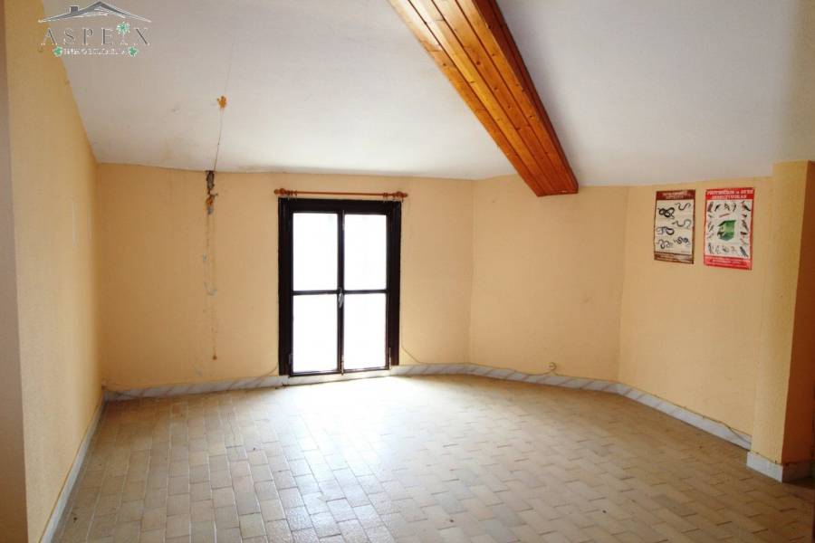 Re-sale - Country house - Petrer