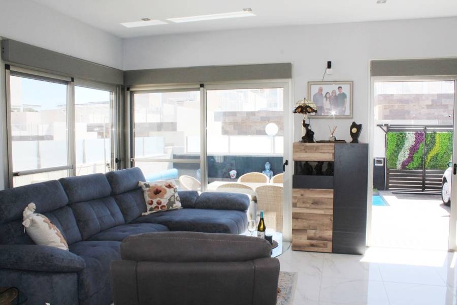 Venta - Chalet - Villamartin