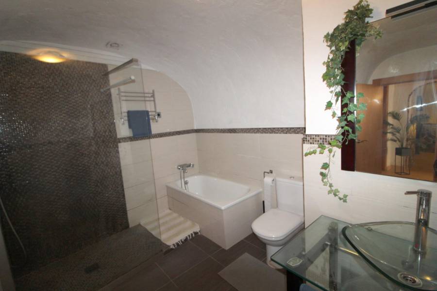 Re-sale - Cave house - Hondon De Las Nieves