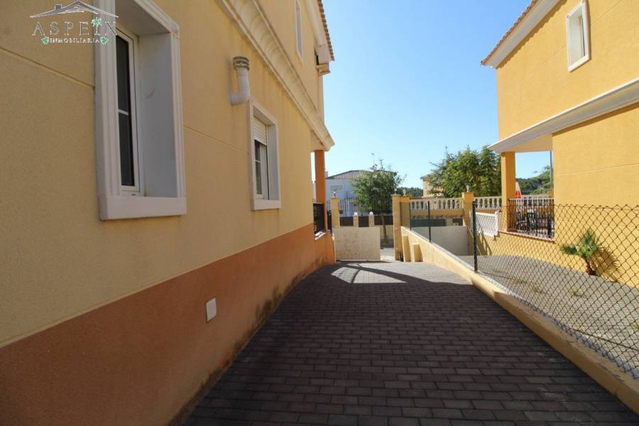 Re-sale - Villa - Aspe - Santa Elena