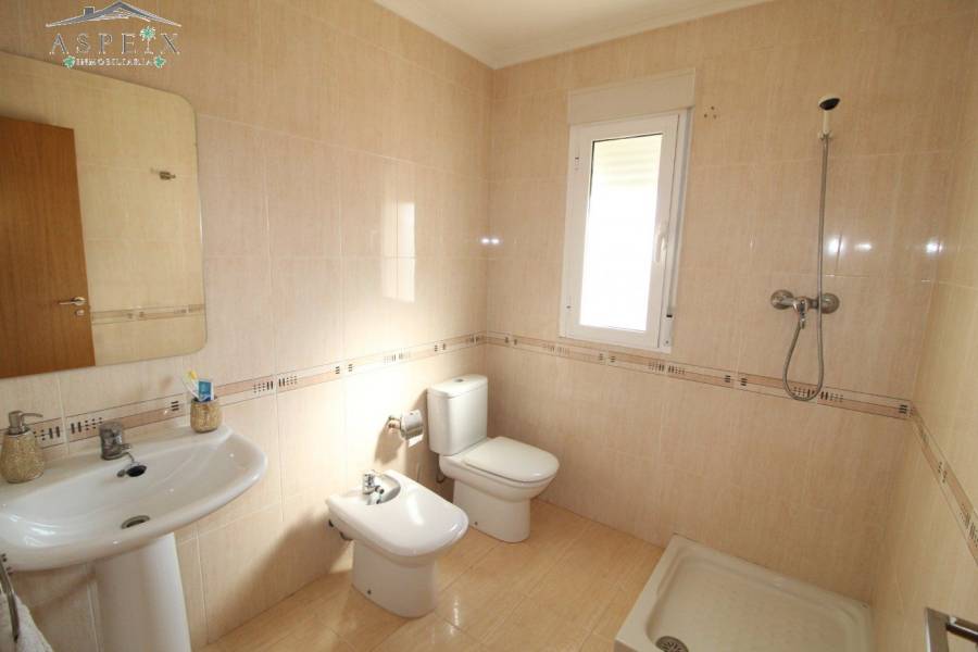 Re-sale - Villa - Elche