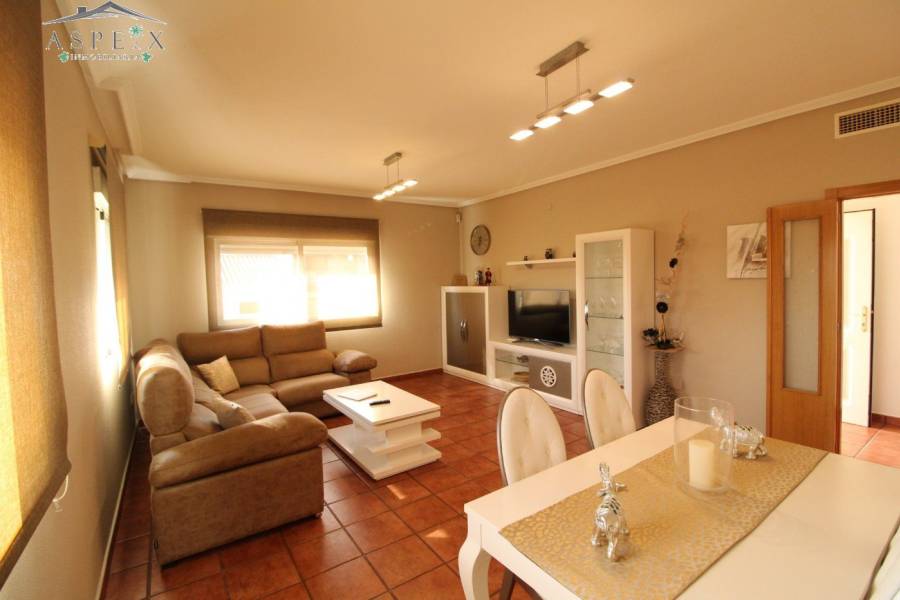 Re-sale - Villa - Elche
