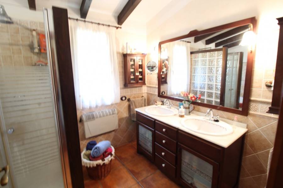 Re-sale - Villa - Tibi - Urbanizaciòn Maigmo