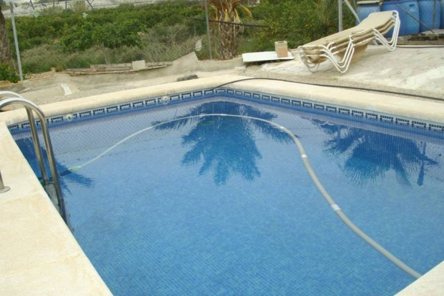 Re-sale - Country house - Crevillente