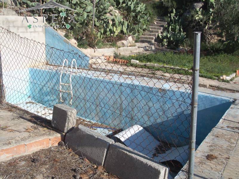 Re-sale - Country house - Petrer