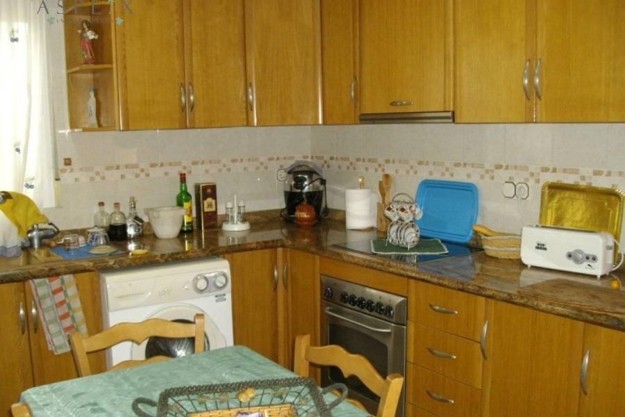 Re-sale - Country house - Crevillente