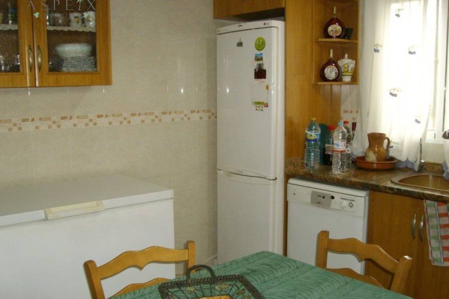 Re-sale - Country house - Crevillente