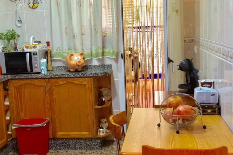 Re-sale - Flat - Elche