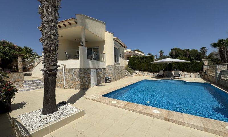 Re-sale - Villa - Villamartin