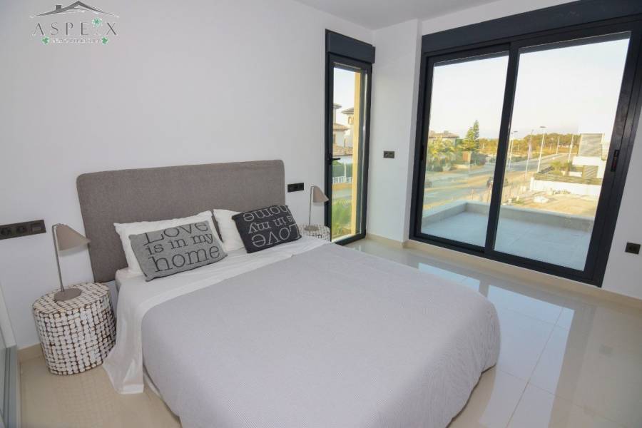 Re-sale - Villa - La Marina - El pinet