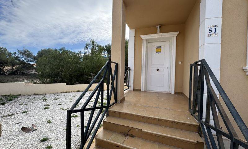 Re-sale - Villa - Orihuela