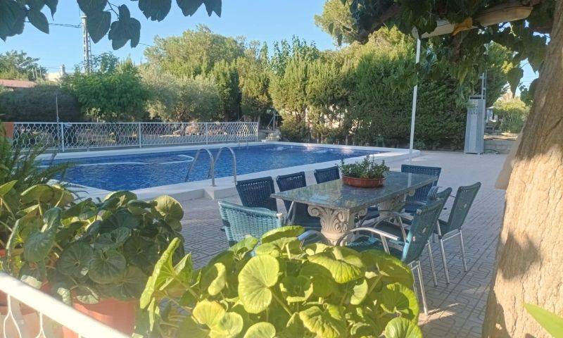 Re-sale - Villa - Elche