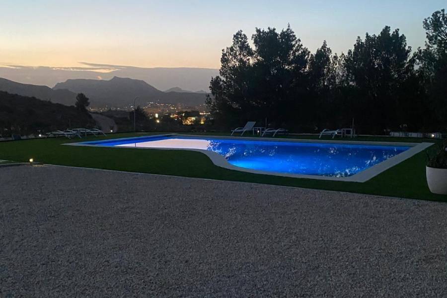 Re-sale - Country house - Petrer - Loma badá