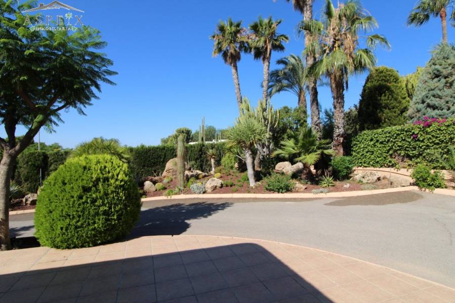 Re-sale - Country house - Elche