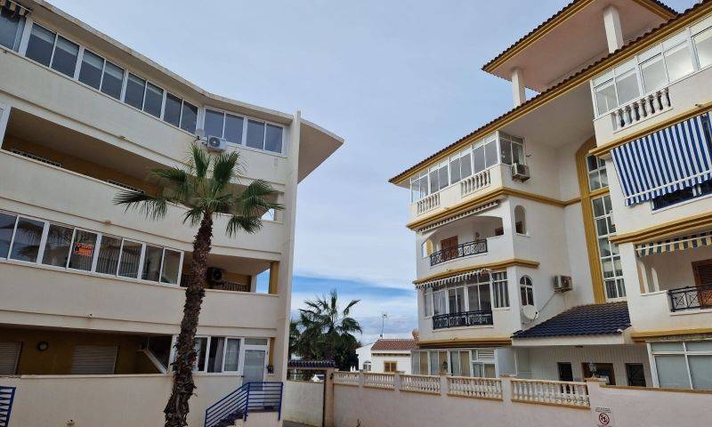 Re-sale - Apartment - Torrevieja - La Mata