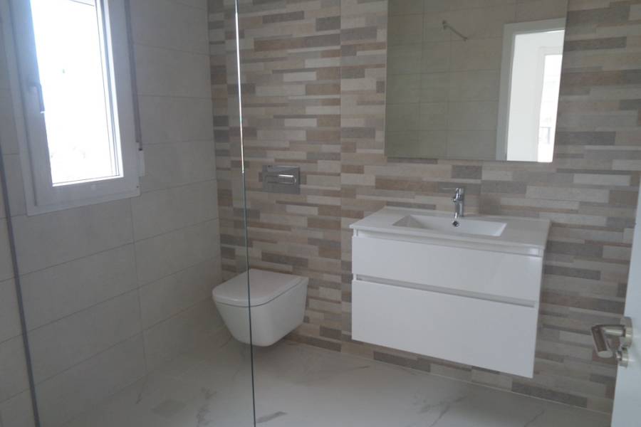 Obra Nueva - Chalet - Pinoso