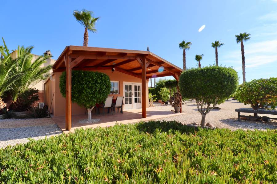 Re-sale - Country house - Orihuela