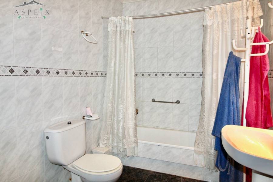 Re-sale - Villa - Monforte Del Cid - CAMINO DEL LLANO