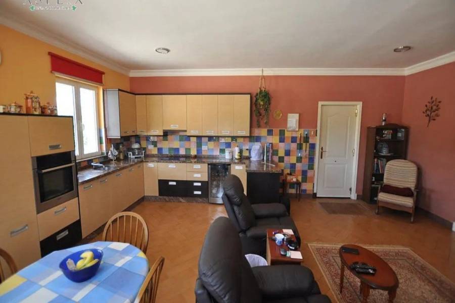 Re-sale - Country house - Pinoso