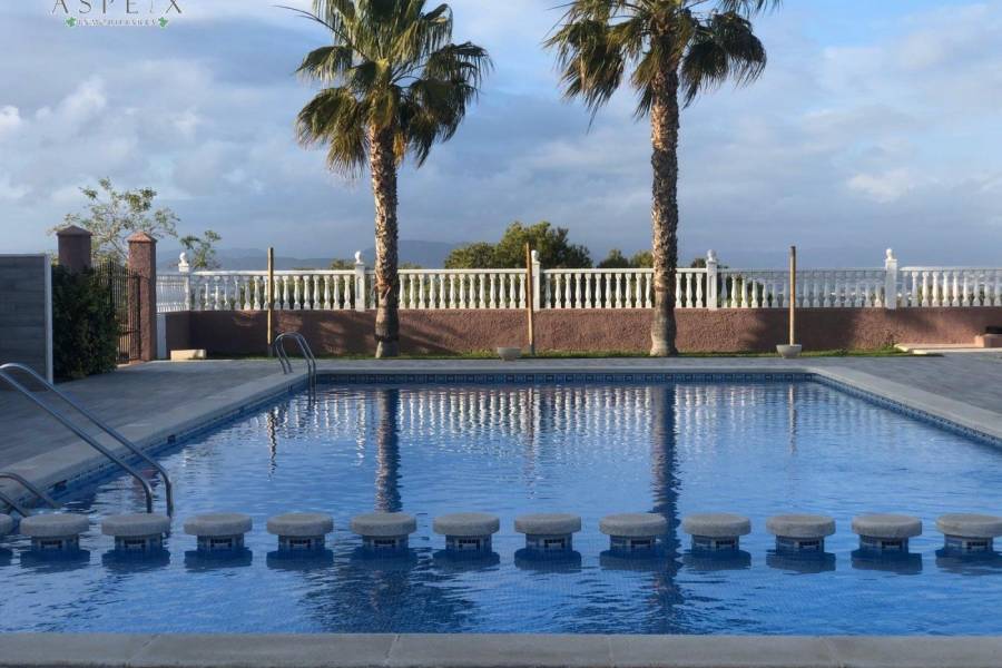 Re-sale - Bungalow - Gran Alacant - Centro comercial monte y mar