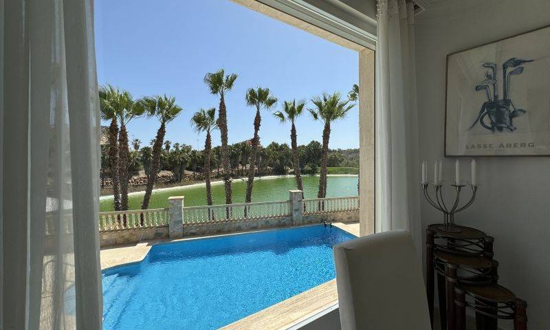 Re-sale - Villa - Villamartin