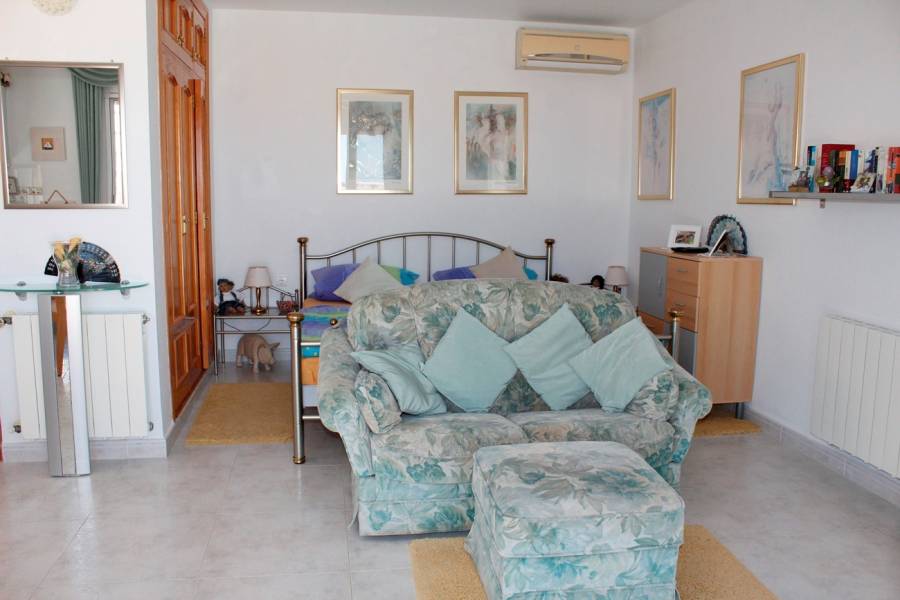 Re-sale - Villa - Villamartin