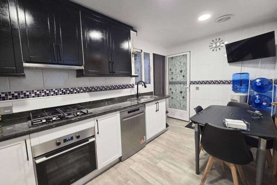 Re-sale - Flat - Elche