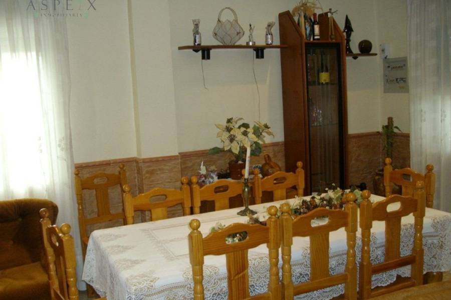 Re-sale - Country house - Crevillente