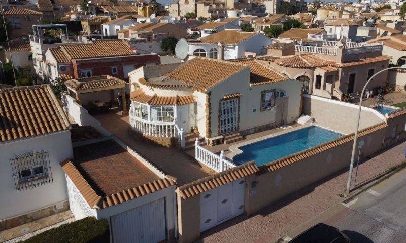 Re-sale - Villa - Playa Flamenca - Alicante