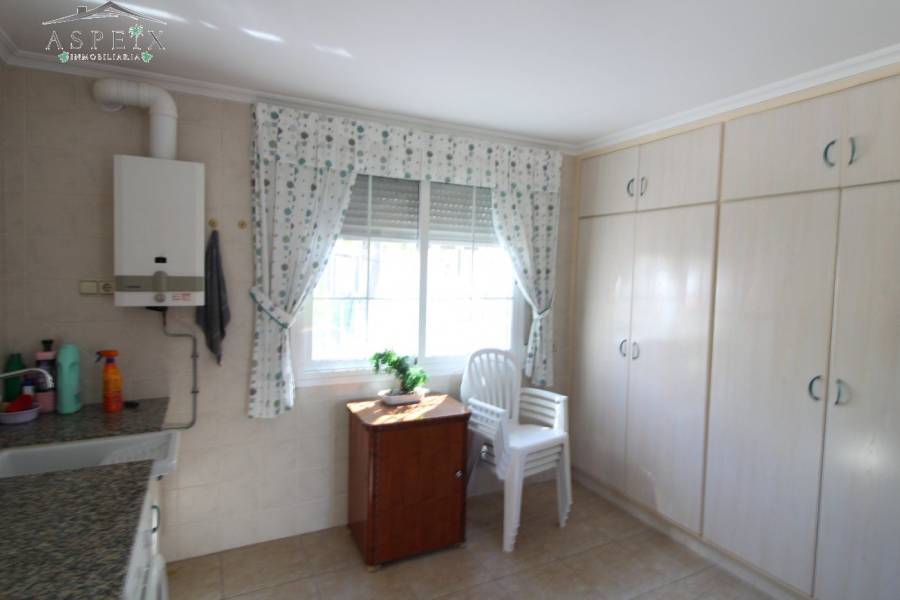 Re-sale - Country house - Elche