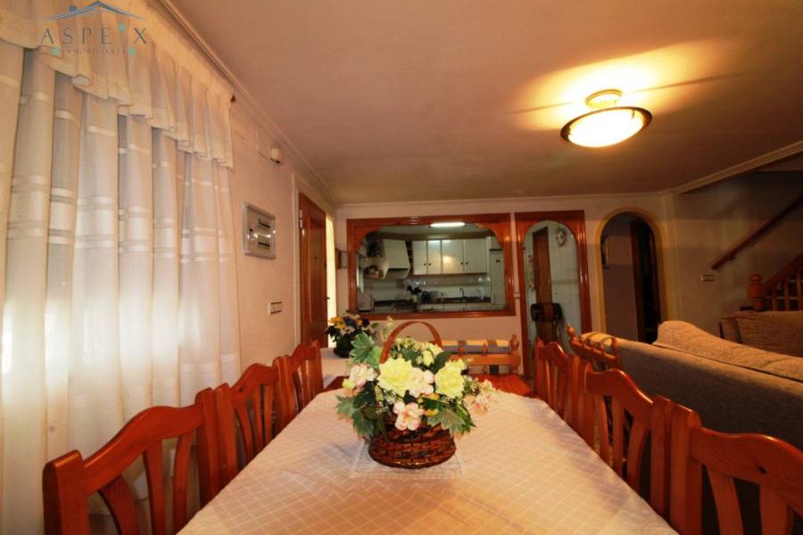 Re-sale - Country house - Hondon De Las Nieves