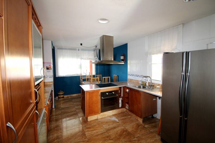 Re-sale - Villa - Elche