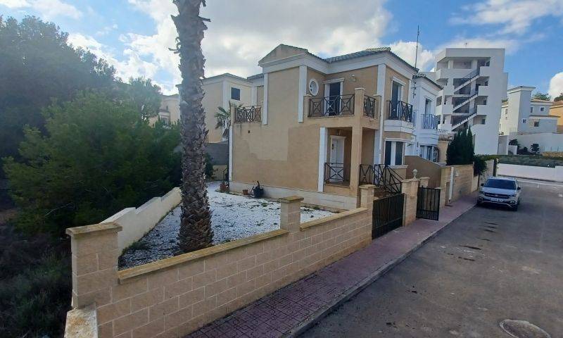 Re-sale - Villa - Orihuela