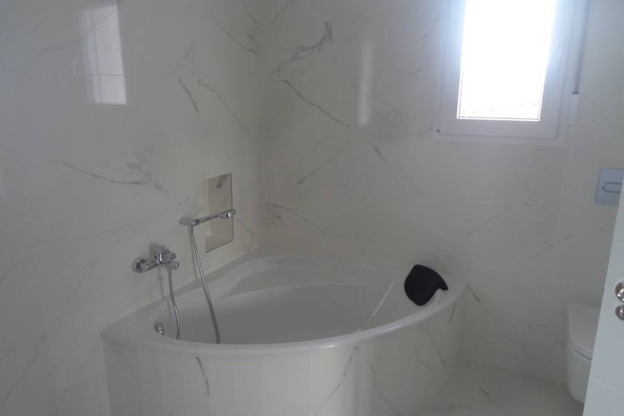 Obra Nueva - Chalet - Pinoso