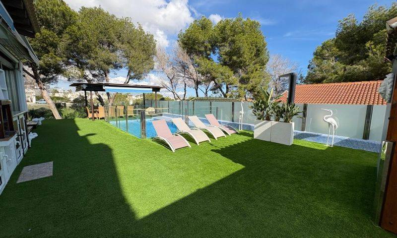 Re-sale - Villa - Villamartin