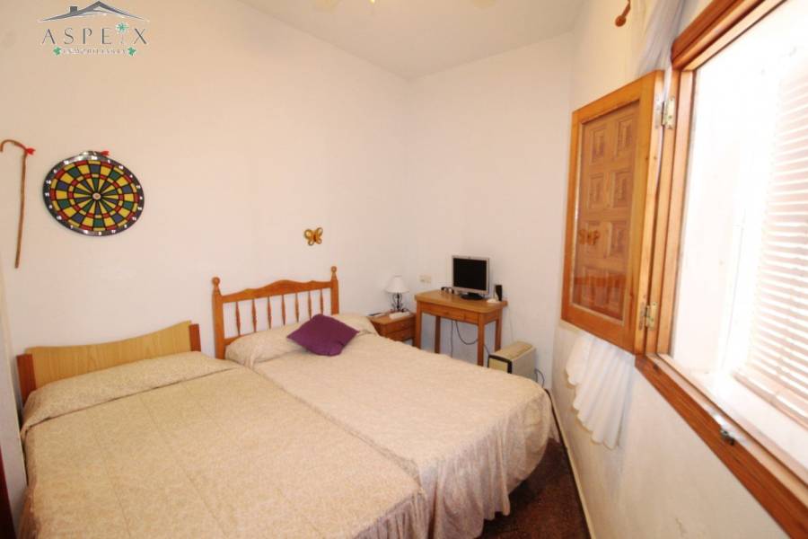 Re-sale - Villa - Monforte Del Cid - PILETAS