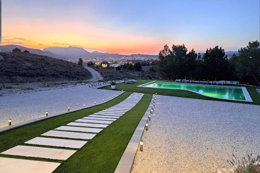 Re-sale - Country house - Petrer - Loma badá