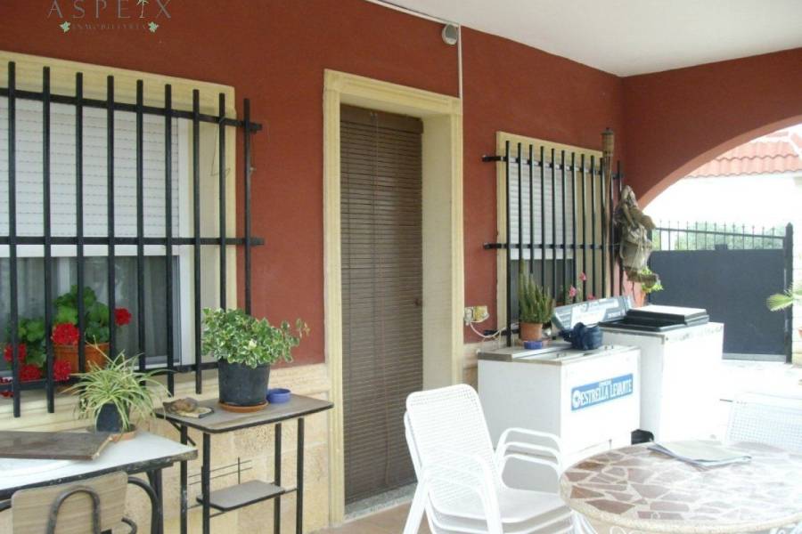 Re-sale - Country house - Crevillente