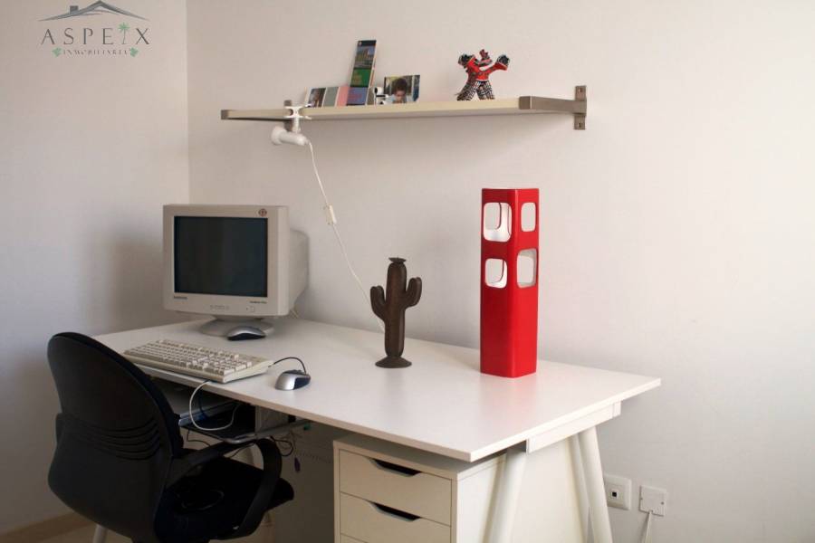 Re-sale - Apartment - Novelda