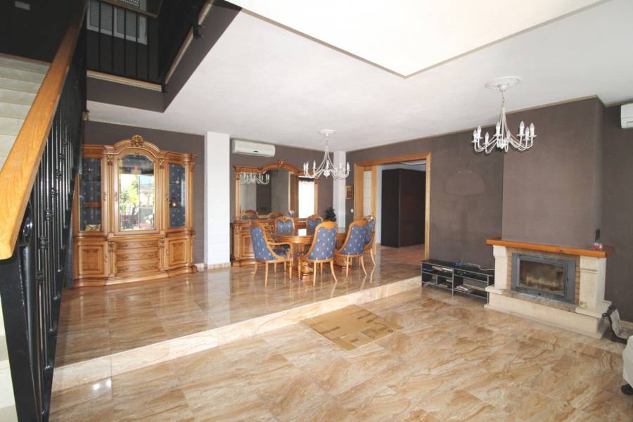 Re-sale - Villa - Elche