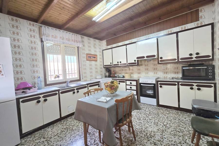 Re-sale - Country house - Hondon De Las Nieves