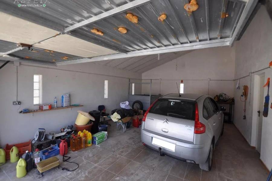 Re-sale - Country house - Pinoso